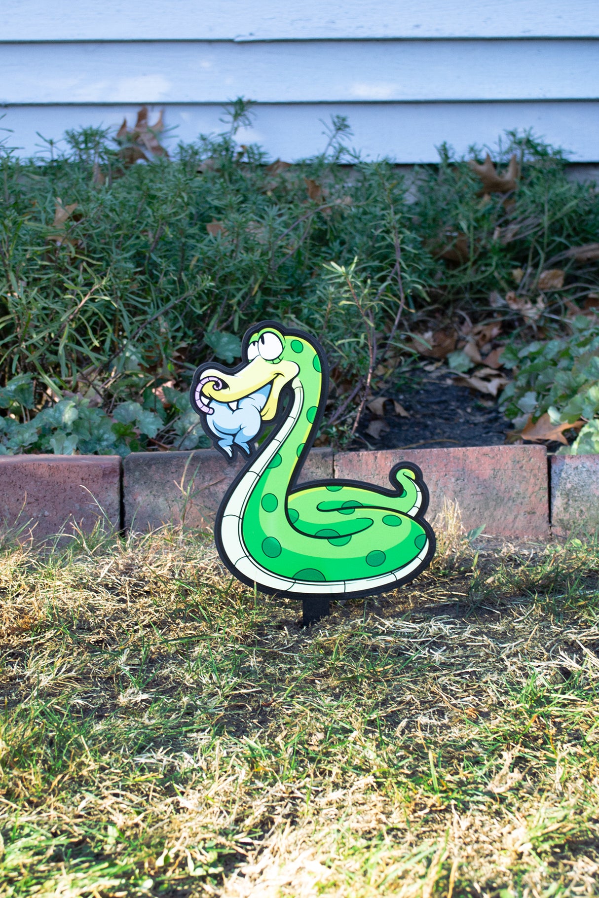 "Snake Eating a Rat" Small Metal Lawn Sign #MA0015